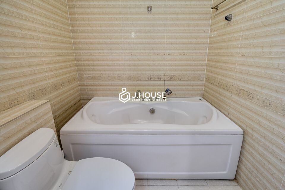 Serviced apartment for rent on Thai Van Lung street, District 1, HCMC-16