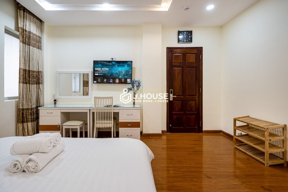 Serviced apartment for rent on Thai Van Lung street, District 1, HCMC-7