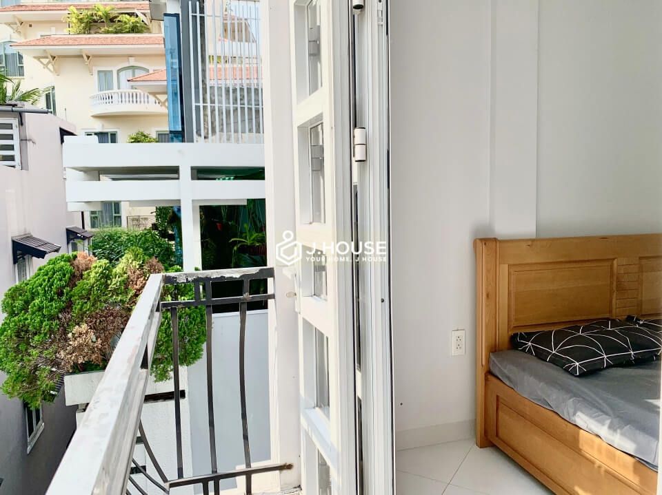 Apartment for rent with own washing machine in District 1, HCMC-4