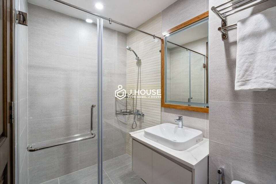 Modern serviced apartment for rent in district 1, HCMC-10