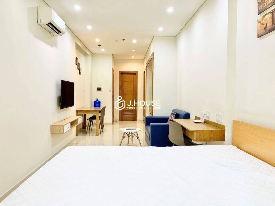 Serviced apartment for rent near the canal in District 1, HCMC-7