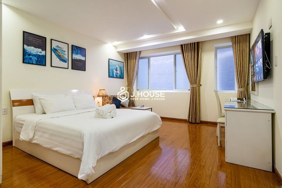 Serviced apartment for rent on Thai Van Lung street, District 1, HCMC-2