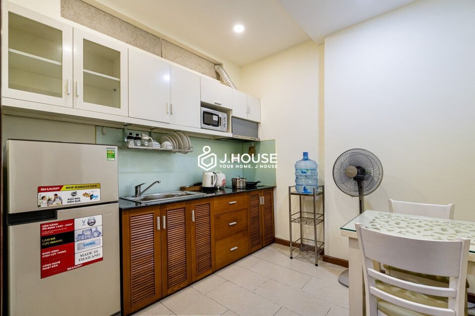 Serviced apartment for rent on Thai Van Lung street, District 1, HCMC-9