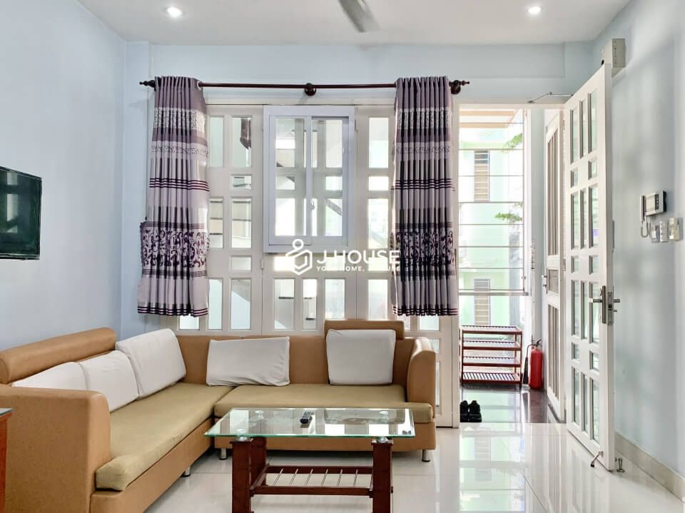 Spacious apartment for rent near Etown building in Tan Binh District, HCMC-1