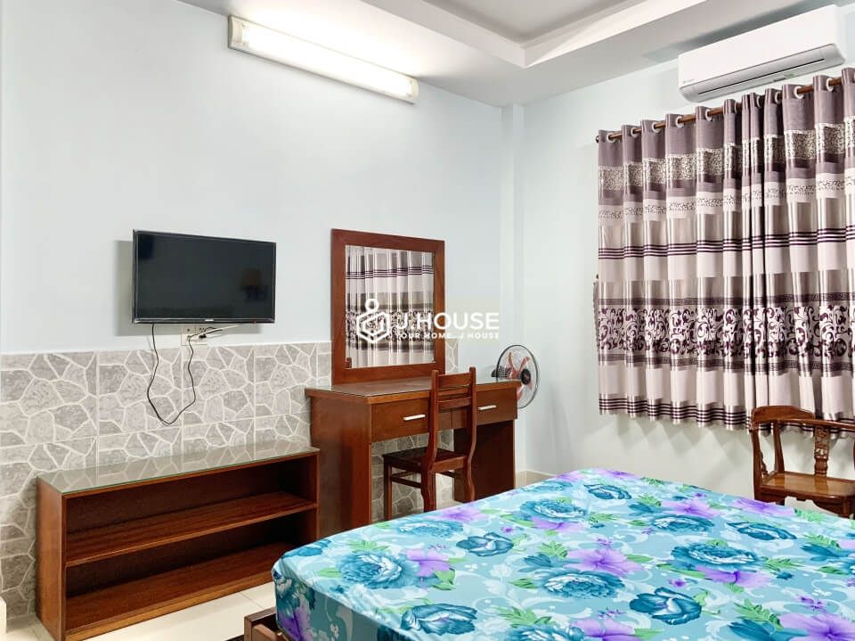 Spacious apartment for rent near Etown building in Tan Binh District, HCMC-8