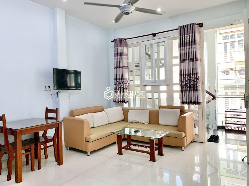 Spacious apartment for rent near Etown building in Tan Binh District, HCMC