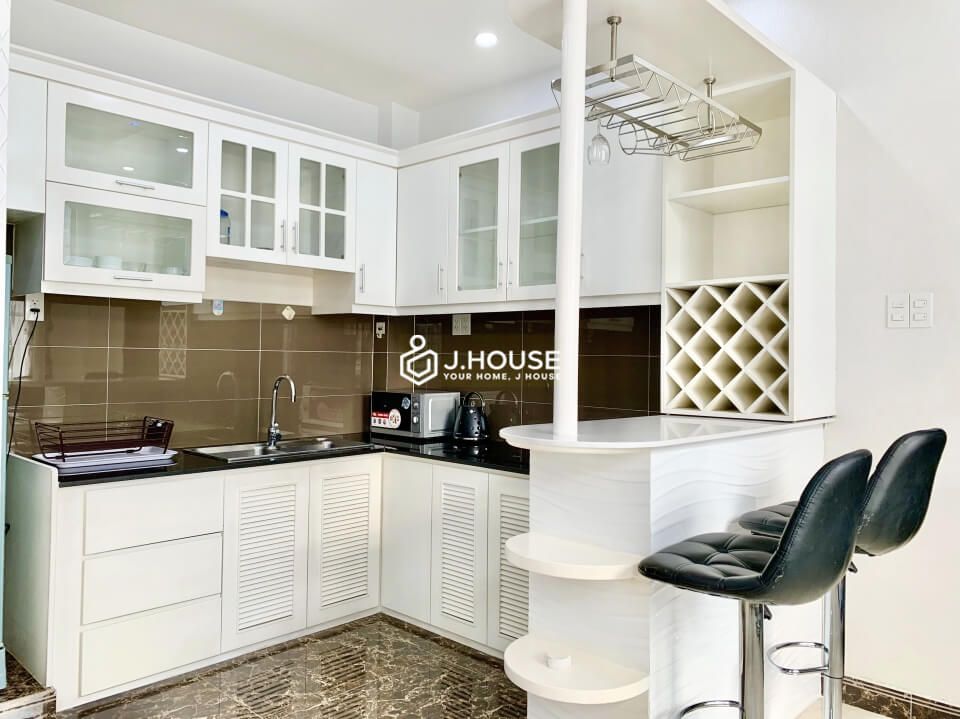 Bright and spacious serviced apartment in Binh Thanh District, HCMC-6