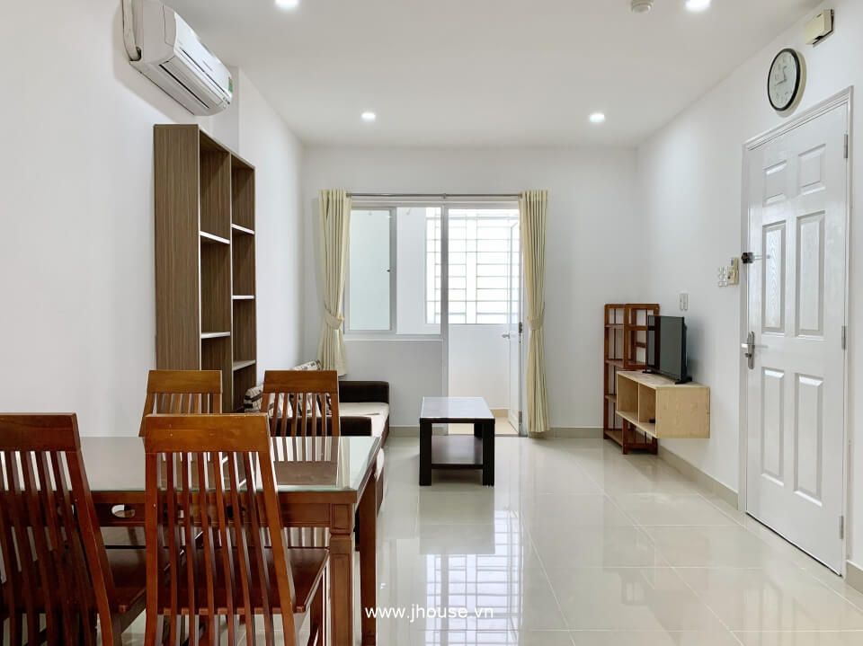 Spacious fully furnished apartment near the park in District 1-3