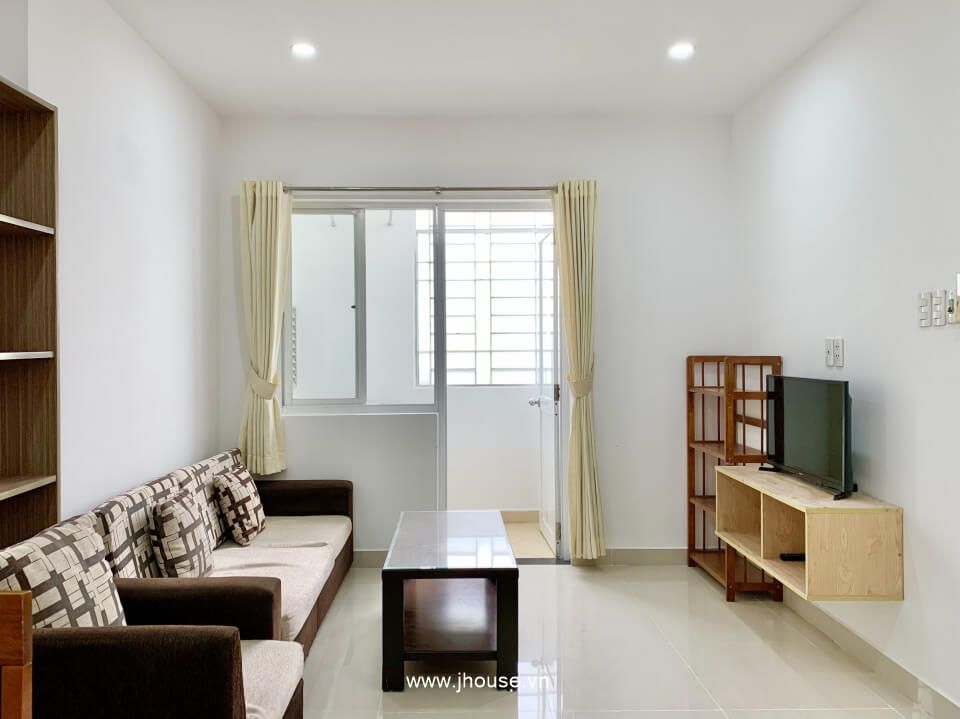 Spacious fully furnished apartment near the park in District 1-4