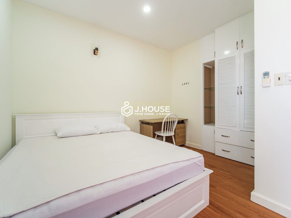 Bright and spacious 2 bedroom serviced apartment in Thao Dien, District 2-14