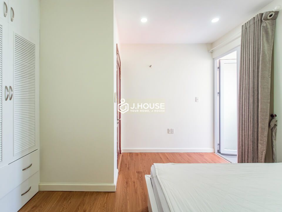 Bright and spacious 2 bedroom serviced apartment in Thao Dien, District 2-15