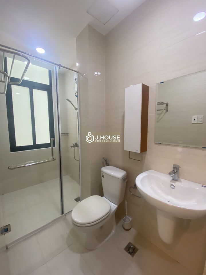 Modern 2 bedroom apartment for rent in Binh Thanh District, HCMC-12