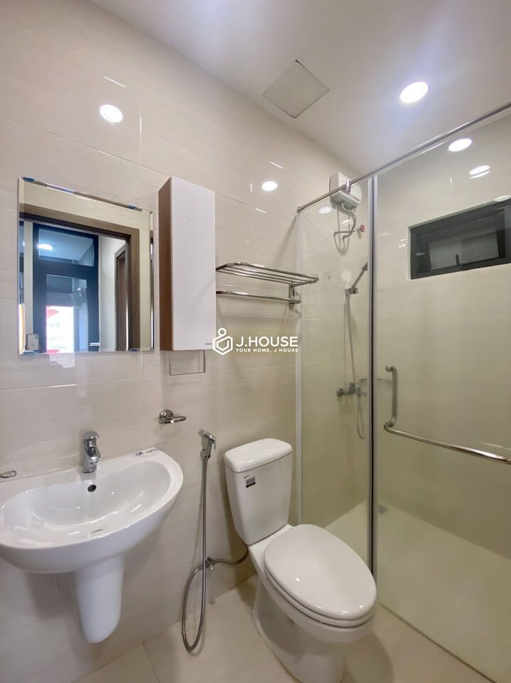 Modern 2 bedroom apartment for rent in Binh Thanh District, HCMC-13