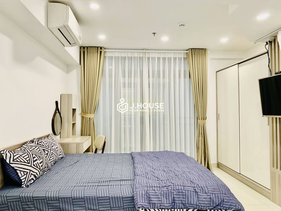 Modern fully furnished apartment in Phu Nhuan District, HCMC-3