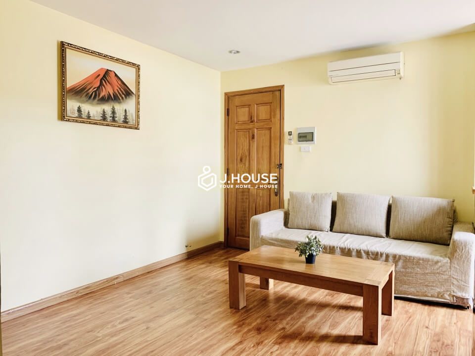 Spacious fully furnished serviced apartment for rent in District 5, HCMC-1