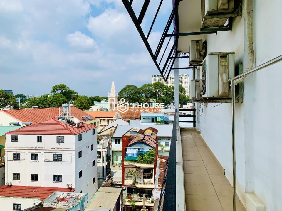 Spacious fully furnished serviced apartment for rent in District 5, HCMC-15