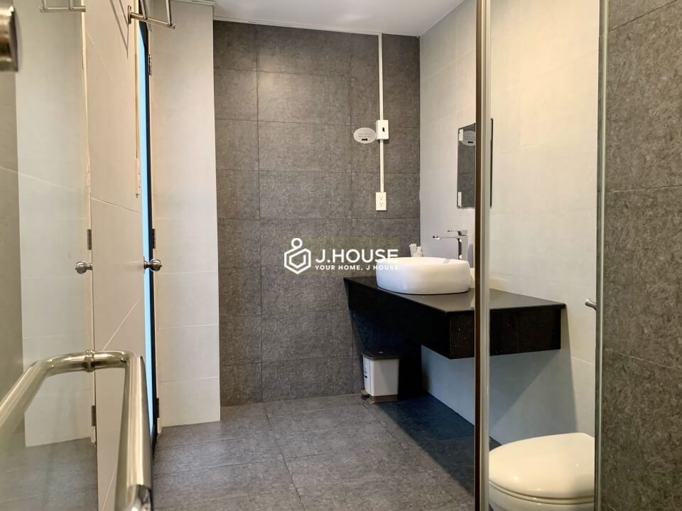 Bright and comfortable serviced apartment in Binh Thanh District, HCMC-9