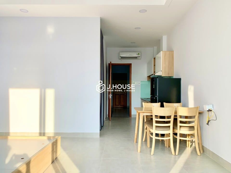 Bright modern apartment near the airport in Tan Binh District-6
