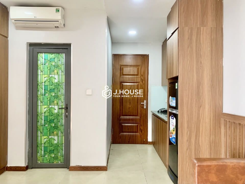 Bright modern serviced apartment in Tan Binh District, HCMC-6