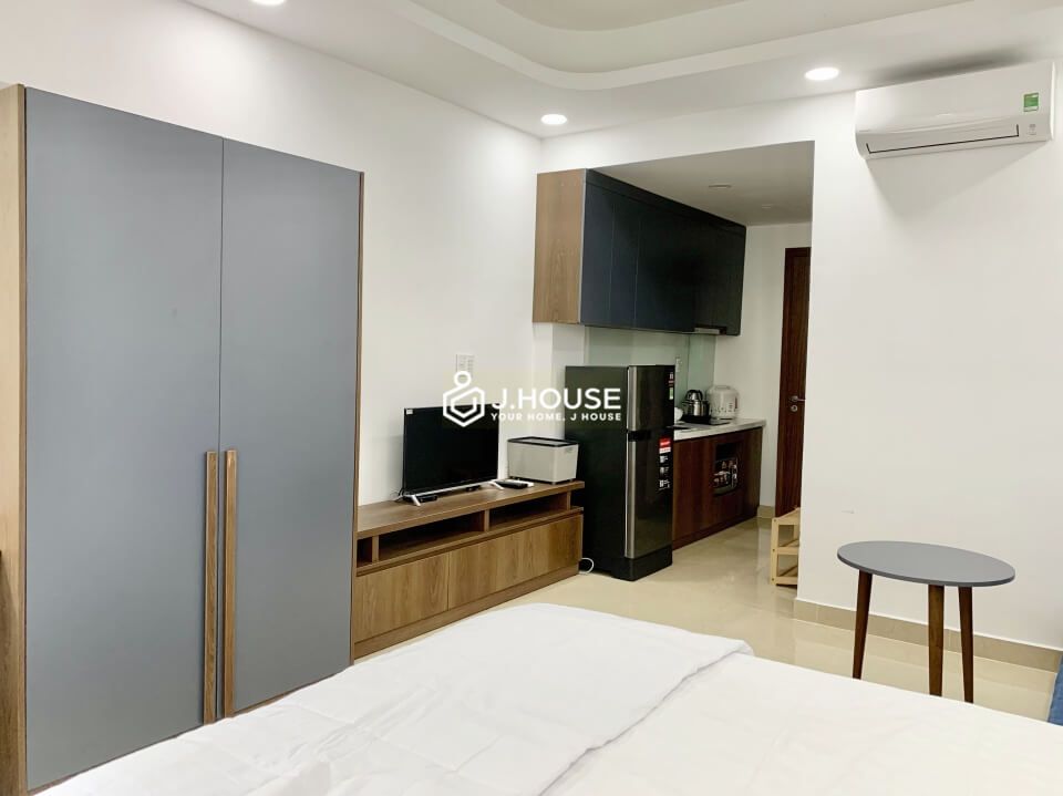 Fully furnished apartment for rent on Vo Thi Sau street, District 3, HCMC-10