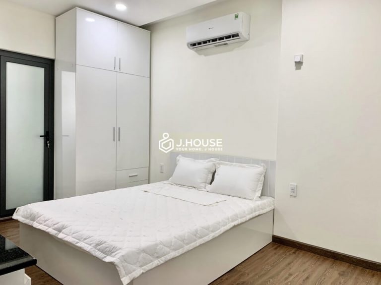 Fully furnished apartment near Le Van Tam park, District 3-2
