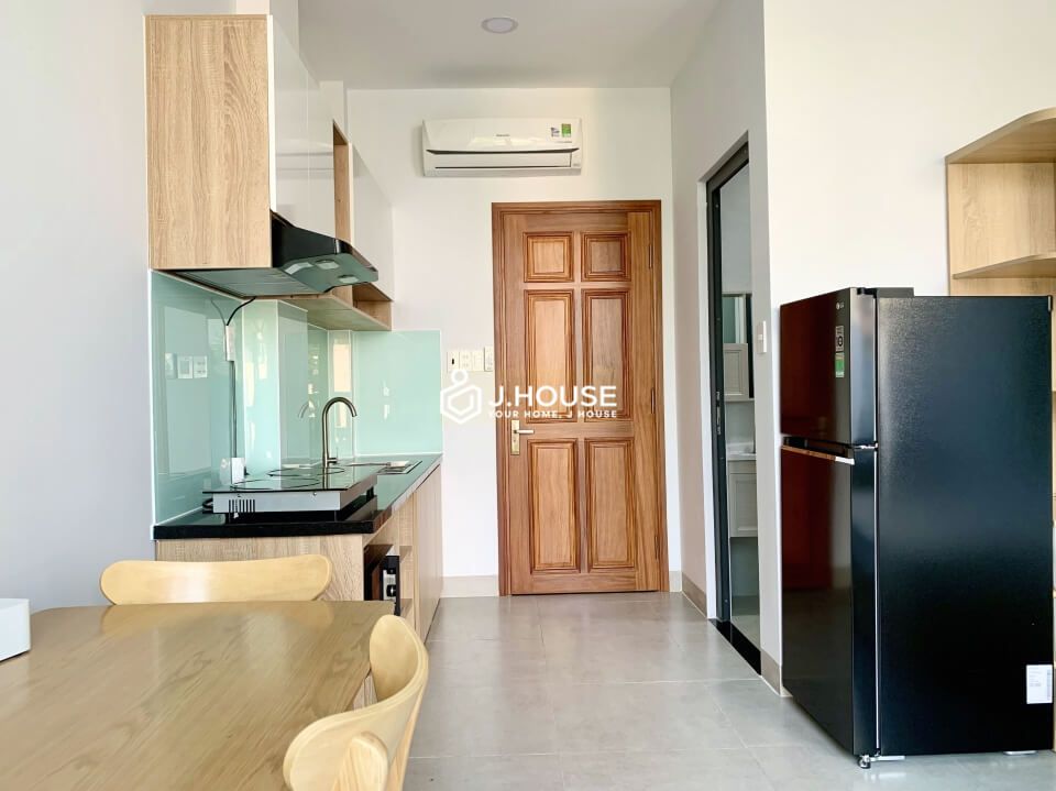 Fully furnished modern apartment near the airport in Tan Binh District-7