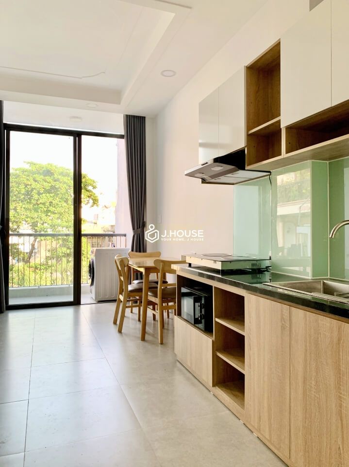 Fully furnished modern apartment near the airport in Tan Binh District-9