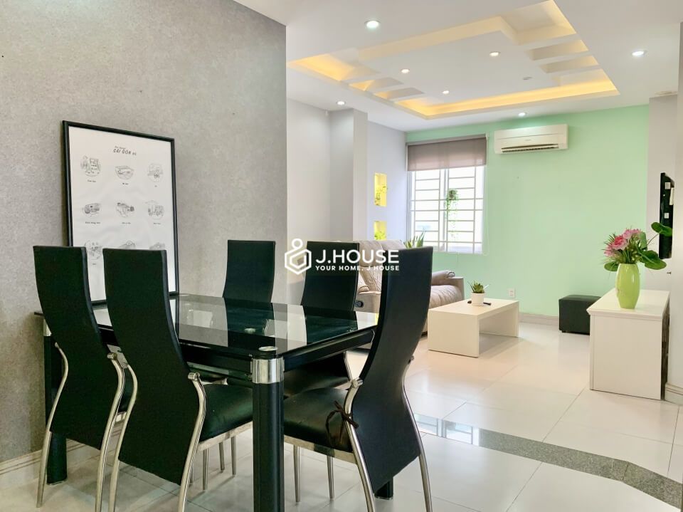 Modern and spacious apartment for rent near Ben Thanh market in District 1, HCMC-6