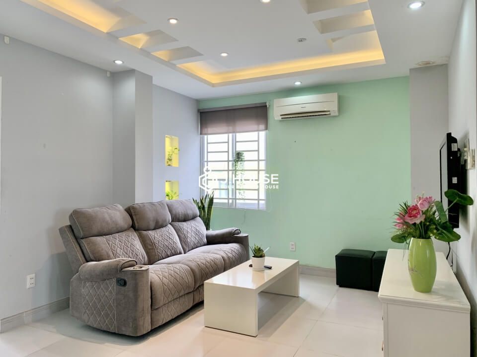 Modern and spacious apartment for rent near Ben Thanh market in District 1, HCMC