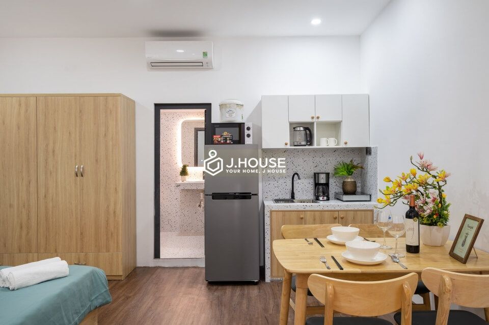 Nice studio apartment for rent near the airport in tan binh district, HCMC-1