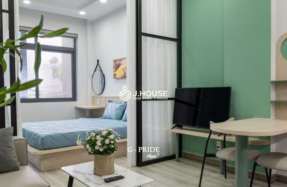 Modern serviced apartment has balcony in Phu Nhuan District