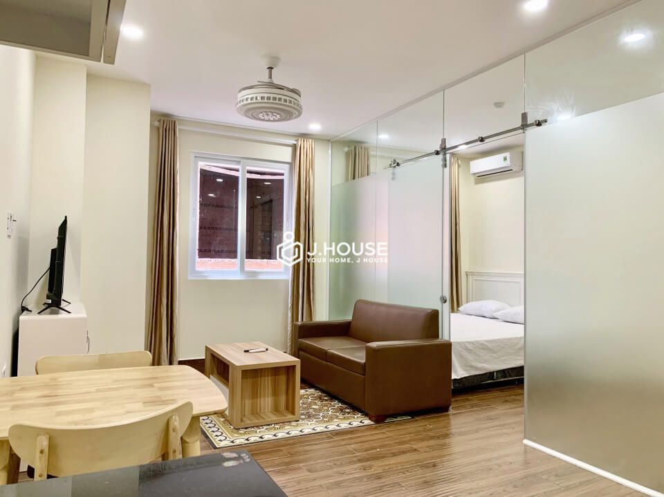 Apartment with swimming pool and gym in Thao Dien, District 2, HCMC-1