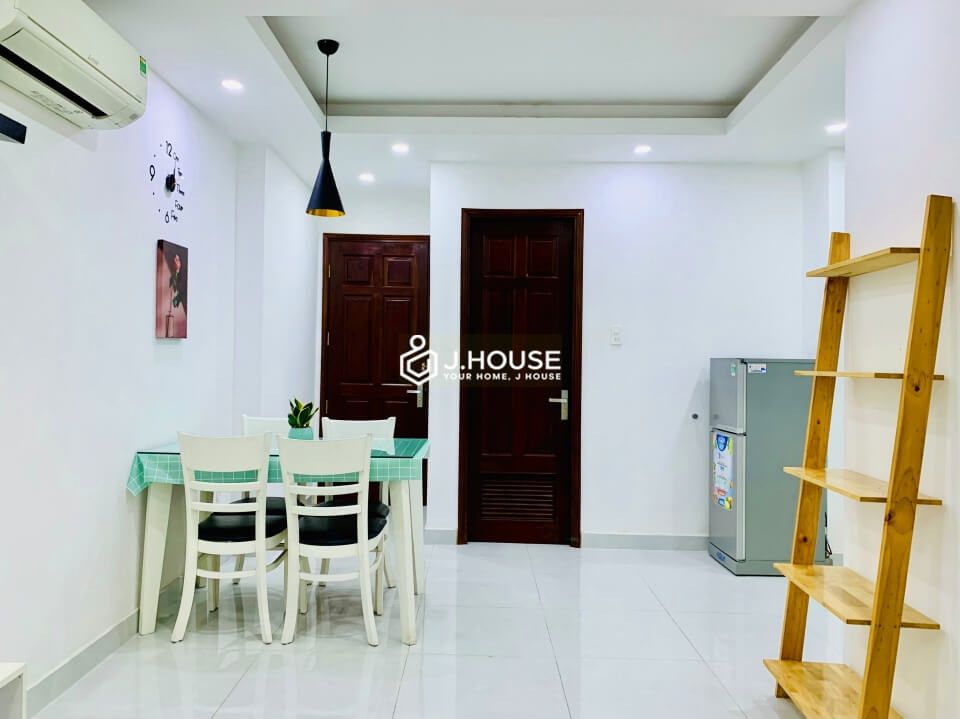 Fully furnished apartment in District 1, apartment near the canal in Ho Chi Minh City-8