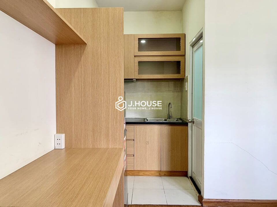 Fully furnished apartment with balcony on Nguyen Huu Canh Street, Binh Thanh District-4