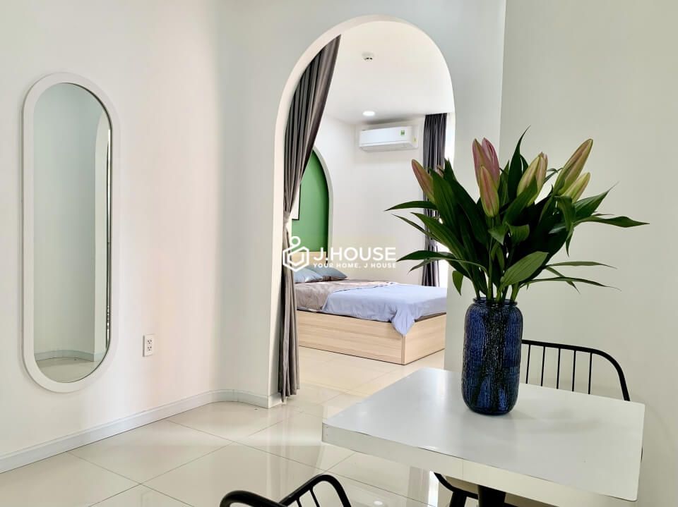 Modern and comfortable serviced apartment near the airport, Tan Binh district-5