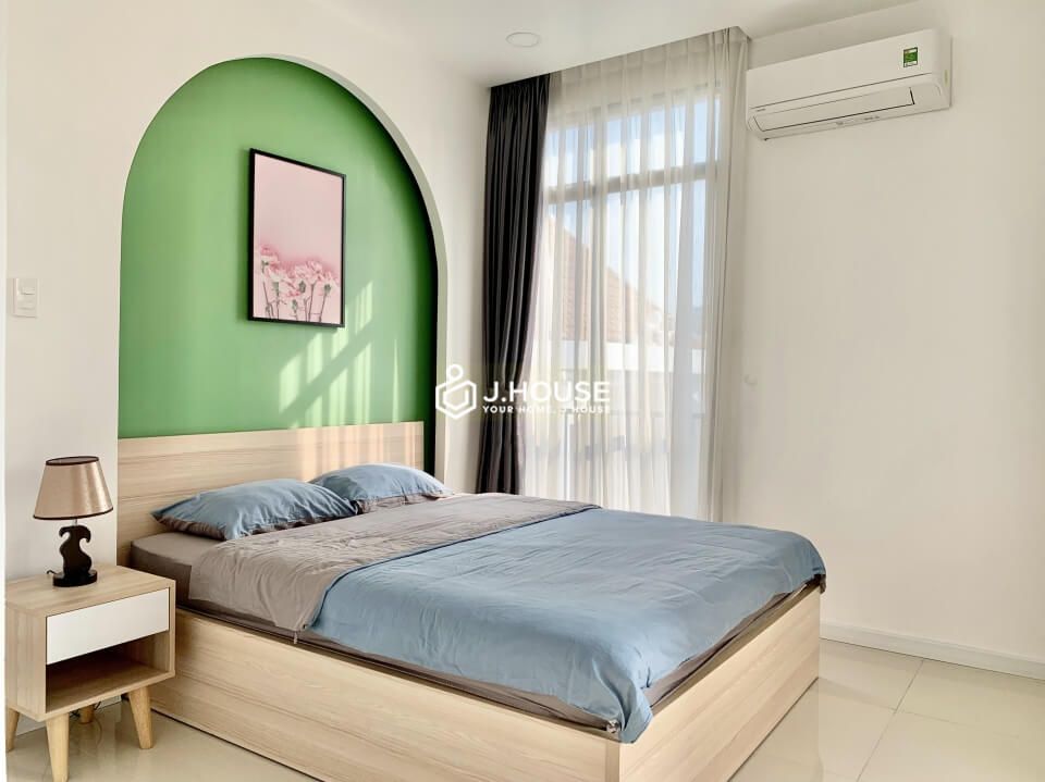 Modern and elegant serviced apartment near the airport, Tan Binh district-4