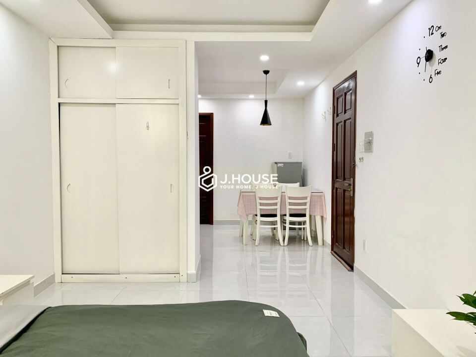 Fully furnished apartment with affordable price in District 1