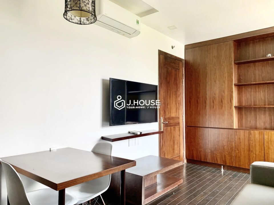 Serviced apartment next to the canal with swimming pool in District 3, HCMC-4