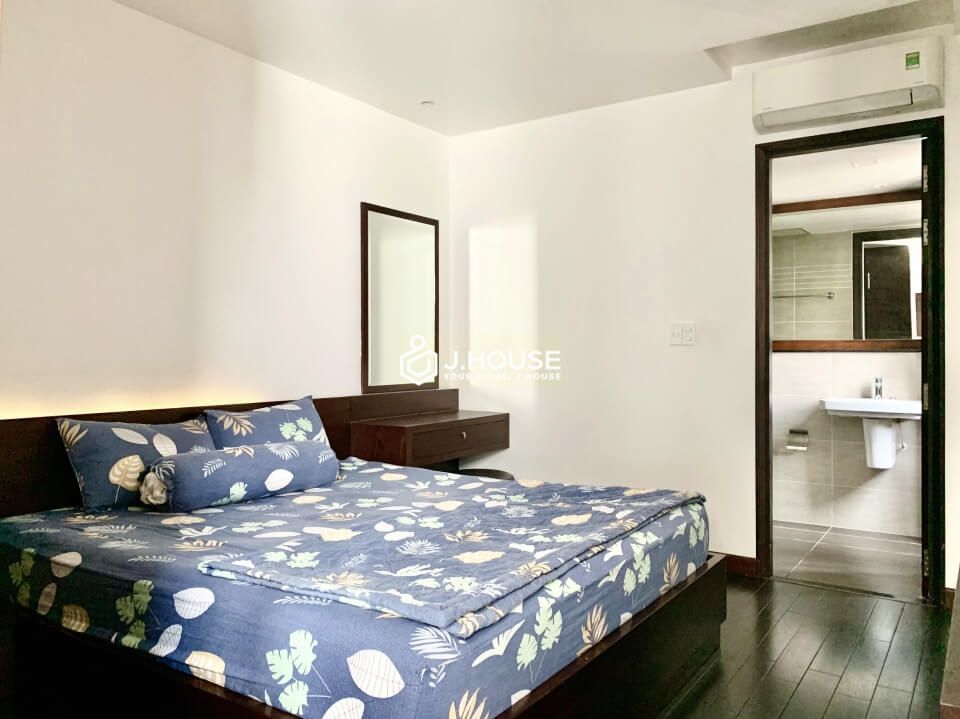 Serviced apartment next to the canal with swimming pool in District 3, HCMC-7