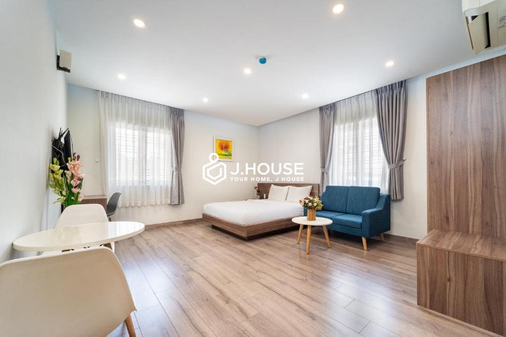 Bright serviced apartment for rent in District 3, HCMC