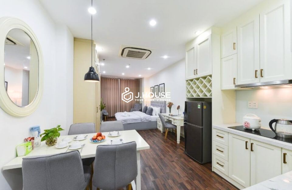 Modern serviced apartment with cozy style at Vo Van Tan street, District 3, HCMC-1