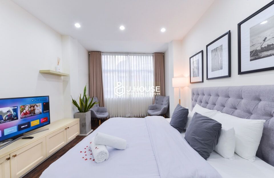 Modern serviced apartment with cozy style at Vo Van Tan street, District 3, HCMC