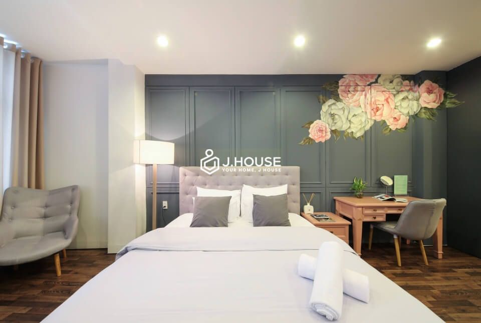 Modern serviced apartment with elegant style at Vo Van Tan street, District 3, HCMC-1