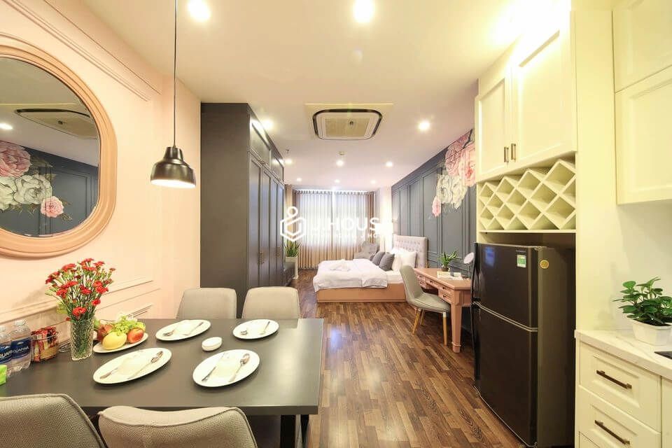 Modern serviced apartment with elegant style at Vo Van Tan street, District 3, HCMC-3