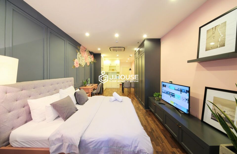 Modern serviced apartment with elegant style at Vo Van Tan street, District 3, HCMC-4