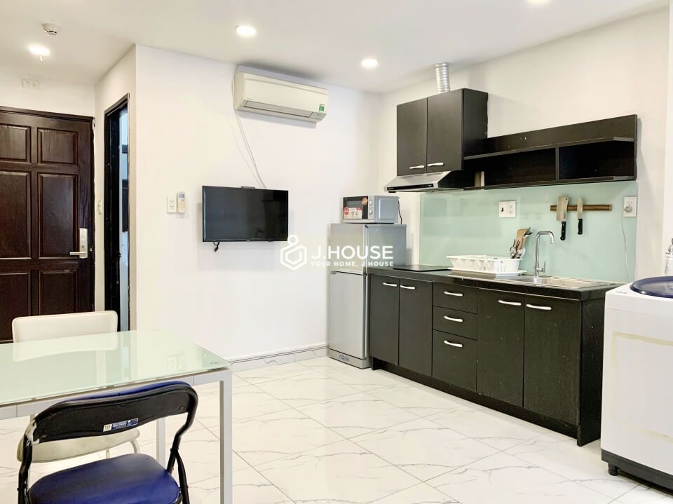 Serviced apartment near airport and Menas mall in Tan Binh District