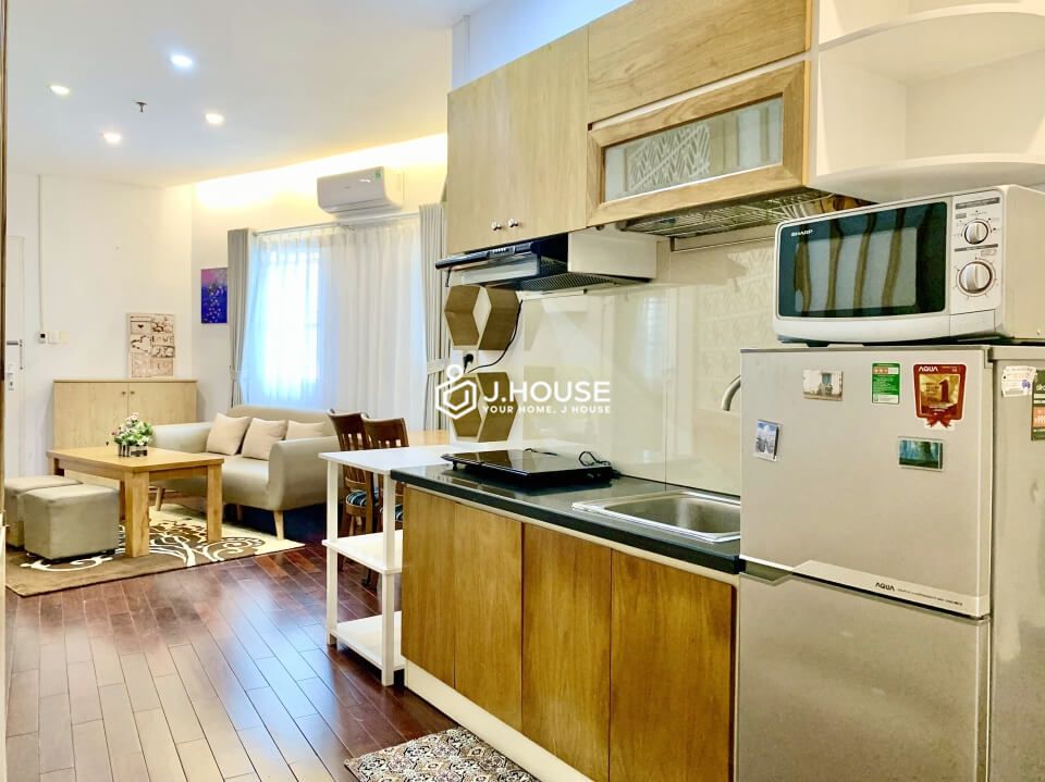 Spacious serviced apartment with bathtub in Binh Thanh District, HCMC-6