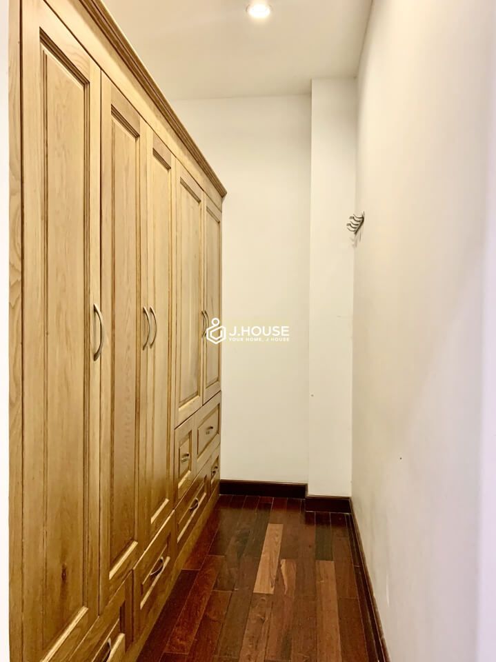 Spacious serviced apartment with bathtub in Binh Thanh District, HCMC-8