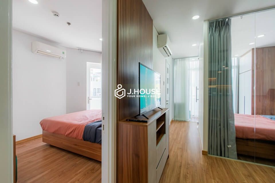2 bedroom apartment on Dinh Cong Trang Street, District 1, HCMC-4
