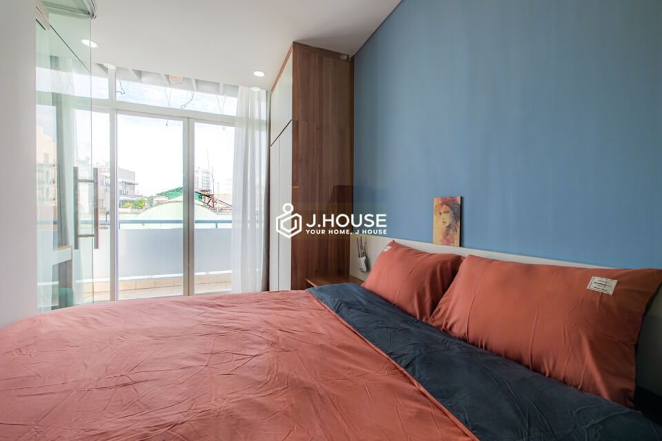 2 bedroom apartment on Dinh Cong Trang Street, District 1, HCMC-5